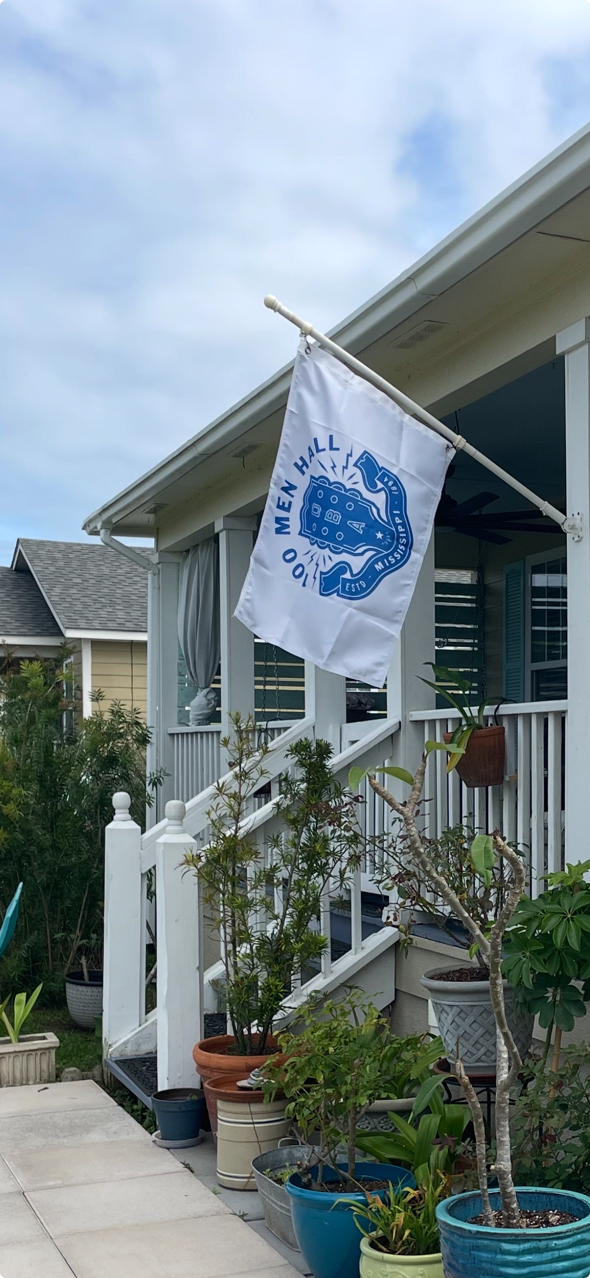 FLAG - 100 Men Hall